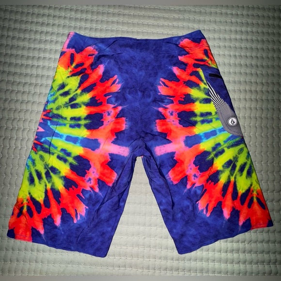 Volcom Board Shorts Mens Purple Tie Dye Lido 4 way Stretch size 29. VGUC - Picture 2 of 8